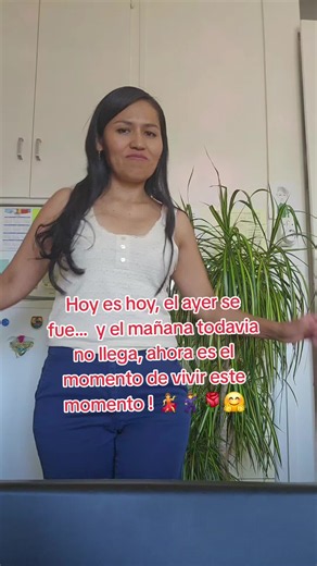 El ayer se fue y no volvera nunca mas, el mañana es incierto pero este momento es el momento de vivir, es hoy el présente de vivir.🌹🤗🕺💃 #vida #musica #mundo