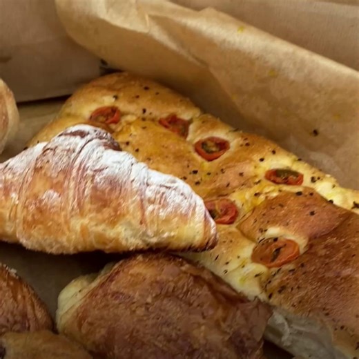 11K views · 22 reactions | The bakery has been named the Best in Britain! ✨ 縷 | Manchester Evening News | Facebook