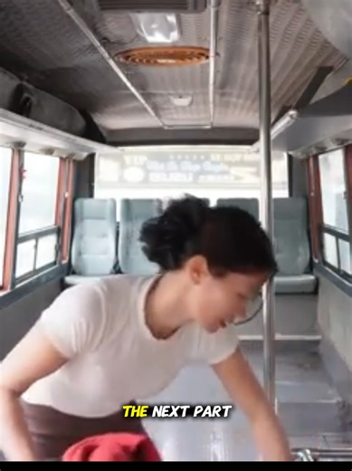 Transforming a $400 Bus into a Cozy Motorhome