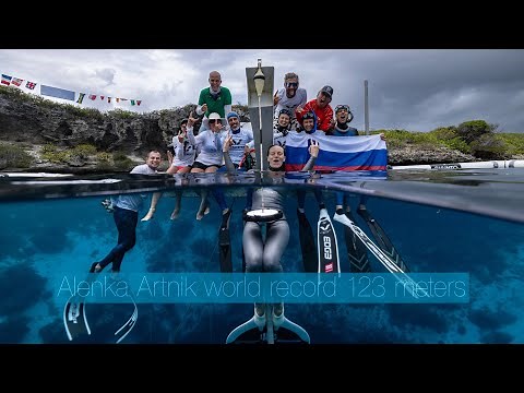 Alenka Artnik sets a freediving world record to 123 meters deep!