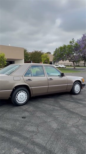 1990 Mercedes Benz 300E W124 Walk Around