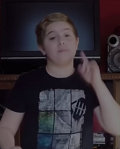 Vidéos de Michou,Elsa,Inox (@elsa_michou_inox) avec son original - Michou,Elsa,Inox