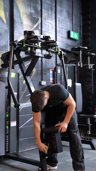 How to do pec deck correctly. Gym fits from @AYBL code HARLEY #gymtips #gymmotivation #chestday