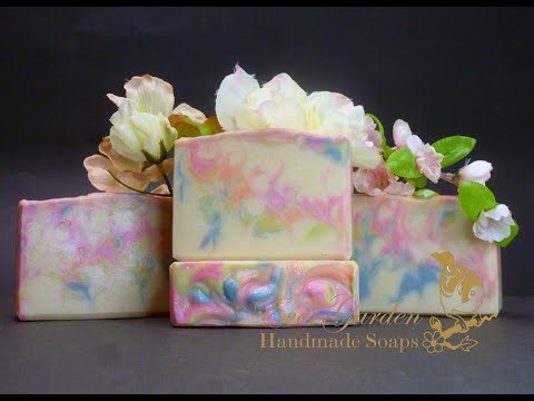 Making Gardenia Soap, Hanger Swirl
