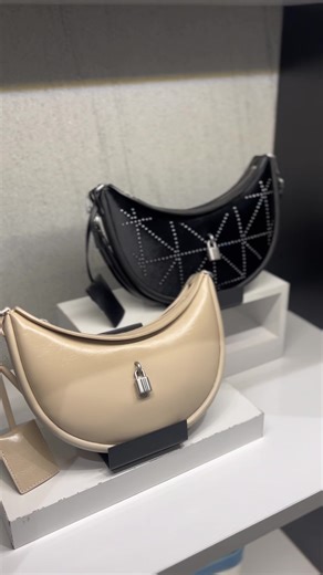 ✨ Elevate your style with Pedro's stunning collection! 👜 Whether you're into sleek black or chic beige, these bags are perfect for any occasion. Lock in your look with the must-have accessory of the season! 🔐 #pedroshoes_official #pedrobags #ootd #christmastiktok #tiktokfashion