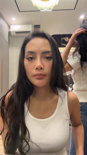 Rachel Vennya Roland on Instagram: "Tutorial memakai hijab dengan sabar 🙏"