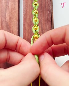 Life hacks for the crafty: making a stylish macramé bracelet. | Fabiosa Fitness