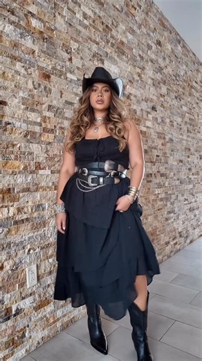 CATHERINE LI on Instagram: "Proof I got dressed in 2025 …next up hospital gown babyyy!! 😂"