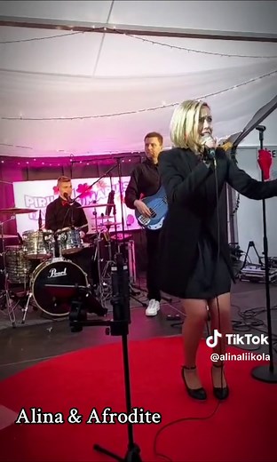 Alina & Afrodite Live Music Performance