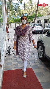 46M views · 99K reactions | Sara Ali Khan was spotted in the city and the actress greeted paparazzi a 'Happy Dusshera'. | Zoom TV | Facebook