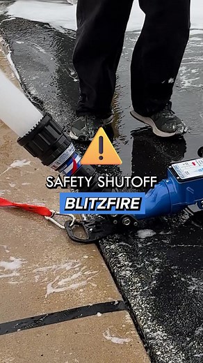 ⚡️ Safety First with the BlitzFire Monitor ⚡️ Here's how the BlitzFire monitor's safety system ensures reliable performance, even in challenging scenarios: ✅ Automatic shutdown: If the monitor loses stability—whether it's improperly set up, the legs weren’t deployed, or it wasn’t tied off—the system automatically shuts down to prevent accidents. ✅ Stability in motion: The monitor remains stable during normal forward/backward water movement. The shutoff is triggered by side force. ✅ Quick reset: