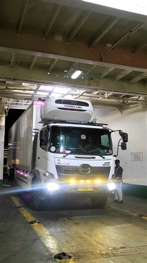 Truk hino putih masuk kapal ‼️