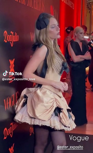 #esterexposito @Ester