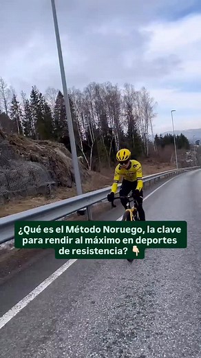Laurea on Instagram: "🇳🇴 El Método Noruego: la fórmula del éxito en los deportes de resistencia ¿Cómo entrenan los mejores atletas del mundo en disciplinas como triatlón, ciclismo, esquí de fondo o natación? Un reciente estudio entrevistó a 12 entrenadores noruegos, responsables de más de 370 medallas internacionales, para entender su enfoque de entrenamiento. Esto fue lo que descubrieron 👇 ⸻ 🏃‍♂️ Predominio del volumen suave Entre el 75-80% de las sesiones se realiza a baja intensidad (Z1–Z