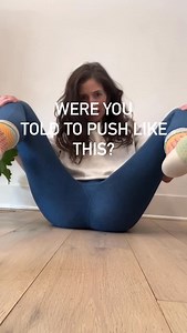 Let’s work with our body’s design, not against it. You were built for this 🤰💪 In the back of your pelvis is a joint called the sacroiliac (SI) joint. It allows for movement in the pelvis so baby can rotate and descend more easily. Now check out the curve of the birth canal. It’s not a straight line. When someone is lying on their back to push, they are actually pushing uphill, against gravity. When we follow the body’s cues and work with gravity, things often feel more intuitive and powerful. 