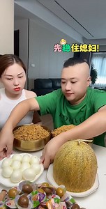 They'll cause trouble if they don't get a beating every day! (Kuaishou trending topics: daily life of couples, food, foodies | Pandit Dhirendra Krishna Shastri