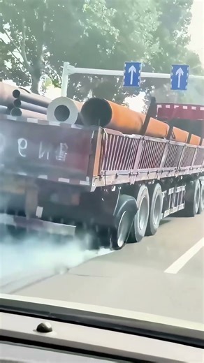Heavy Truck's Tires Smoking Heavily While Driving, What's Going On?