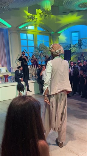 Ambiance festive avec danse chaoui au mariage