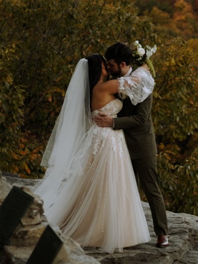 Emotional Pretty Place Chapel Wedding Highlights