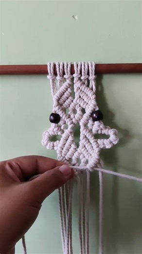 Macrame Wall Hanging Design #macramewalldecor #macramewallhanging #macramedesign #macramepattern