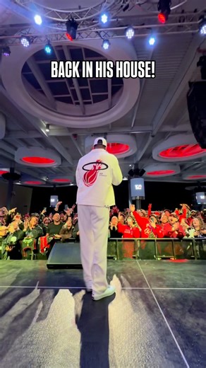 It’s always a good time when Dwyane Wade is back in the building 🔥 2006 Championship Reunion // American Airlines | Miami Heat