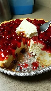 Every time I bake a cheesecake recipe in the oven, the top cracks open and the recipe never works out for me. This is the easiest recipe and it DOES work! Fabulously delicious! Recipe in First Coʍmеոτ 👇 | Old fashioned recipe