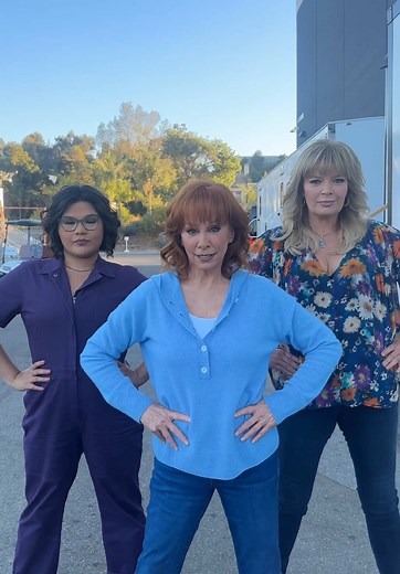 Happy's Place Returns: Join The Clique Tonight!