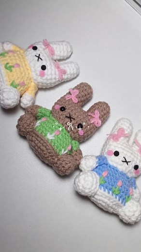 Free Crochet Pattern for Tulip Bunny Amigurumi