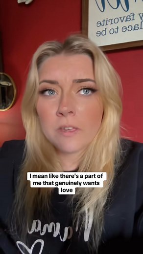 borderline personality disorder and feeling like I have two separate parts of me in times of distress #bpd | BPDRelatable