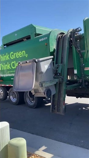 106311 collecting recycle ♻️ #wastemanagement #trashtruck #garbagecollection #amrep #autocartruck