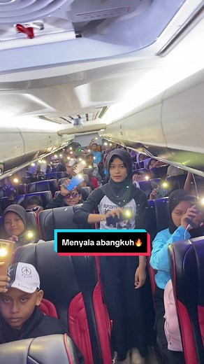 Flashlight Trend in Bus Study Tour