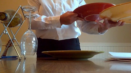 Serve plates like a professional. Here is an awesome tutorial from The Waitress Confessions on how to carry 3 plates at once. | Workaway International