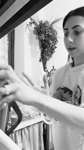 Giorgia Angeloni♡ on Instagram: "Facciamo i muffin per la vigilia😋😋 - #viral #reelsviral #reelsinsta #Muffin #Natale #dayinmylife#vlogmas"