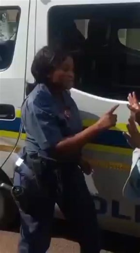 🚨 Two Arrested for Assaulting Female Police Officer – Kimberley CBD 🚨 The Provincial Commissioner of SAPS Northern Cape, Lt Gen Koliswa Otola, has strongly condemned the attack on a female police Constable while she was performing her duties in Kimberley CBD. A video circulating online shows one of the suspects attacking the officer. Two men were immediately arrested by fellow SAPS members on the scene. The suspects now face charges of: * Assaulting a police official * Resisting arrest * Defea