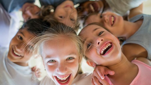 Voici 35 idées de gages hilarants qui vont faire pleurer de rire vos enfants