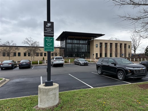 Man robbed at gunpoint during Facebook Marketplace meetup, police say