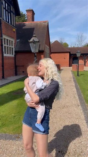 I still don’t know the words but we sing this every day atm | Pixie Lott