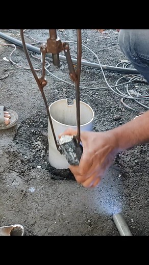 3.5M views · 4.7K reactions | Borewell se pathhar kayse nikale. #borewell #tubewell #submersiblepump #submersible #nirajpump #agriculture #facebook #shetkari #agricultura #motor #desijugaad #socialmediamarketing #socialmedia #highlight #facebookreels #trendingreels #viralreelschallenge #youtubeshorts #threads #tweet #tranding #trading | Shaikh Sartaj | Facebook