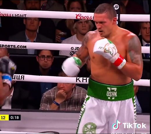 Alexander Usyk vs Chazz Witherspoon: Intense Boxing Match