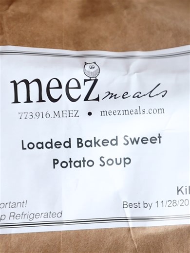 Did you know the weekly Meez Meals menu includes FOUR completely vegetarian recipes? Watch our delicious Loaded Baked Sweet Potato Soup being made with ease! Click the link in bio to order this meal, delivering Monday. #meezmeals #fyp #mealkitdelivery #weeknightdinner
