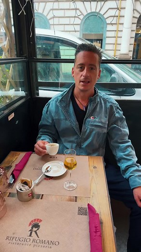 Smash Time Babies!!! Only here for another day 🥲 put some content suggestions in the comments below please love Lees. Cheers arrivederci ❤️ #italy #rome #chefben #chefbenrobinson #belowdeck #foodie #belowdeckmed #galleytalk #chefbenitaly #italianfood