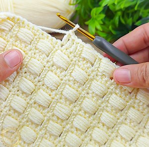 42K views · 393 reactions | Woow. This may be the easiest crochet blanket pattern you've ever seen.. amazing technique #crochet #knitting | Desing Crochet | Facebook