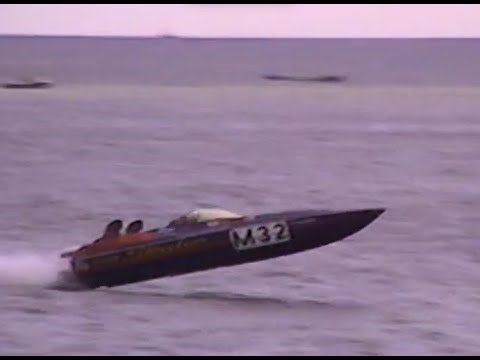 Epic Offshore Boat Race Caught on Camera!