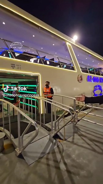 Luxurious 2-Hour Dinner Cruise Experience on Chao Phraya Princess