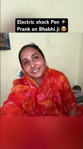 Electric shock pen ⚡ prank on bhabhiji 😍.#roameredit18 #subscribe #funny #viral shorts