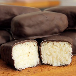 Bounty Riegel HIER ZUM REZEPT -> https://youtu.be/HM-RYQDdx2o | BakeClub
