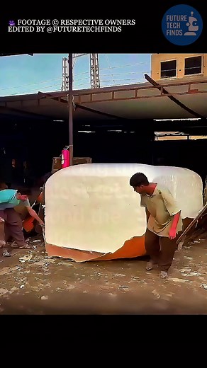 You Won’t Believe How Sponge Is Actually Made! 😱🧩 That color-mixing part looks so cool 😍 Never knew white foam came from the same reaction! ⚙️🧩 | Future Tech Finds