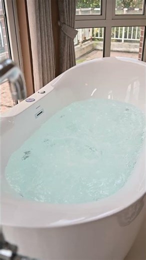 🛁 Transform your bathroom into a personal sanctuary with the WOODBRIDGE Whirlpool Tub.
