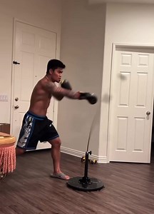 Mark Magsayo Using the Grodex Black Mamba Reflex Bag Dry addition. Use code Mark10 at checkout for a discount at checkout. We hope everyone enjoys @grodex_ | Grodex Inc.