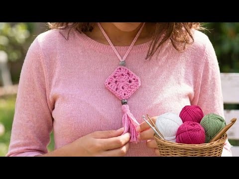 Would you try it? 🤔 Super easy crochet necklace!